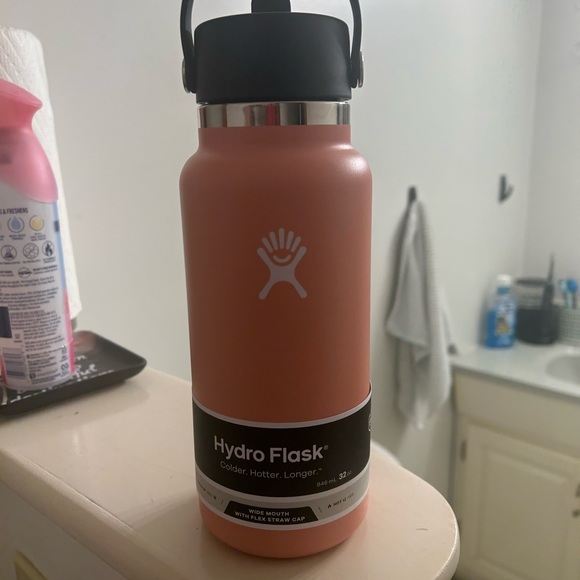 Hydro Flask Dining 32oz Grapefruit Color Wide Mouth With Flex Straw